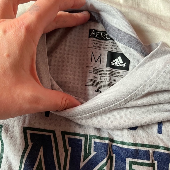 Nipissing University Basketball Shirt - Picture 2 of 2